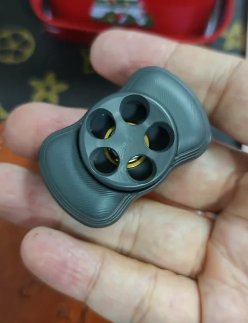 Used EDC Grayscale EDC genuine SOAP natural color small soap gyroscope TC4 titanium alloy material EDC decompression toy