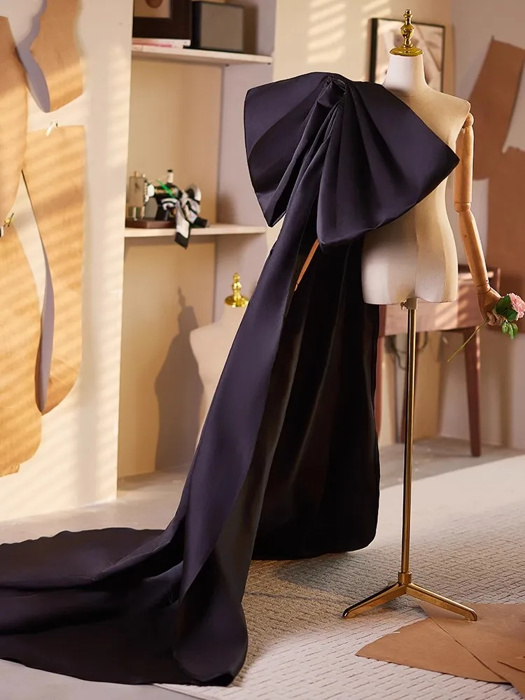 chale-de-luxe-long-en-satin-noir-avec-grand-nœud-pour-femme-ideal-pour-les-spectacles-et-soirees-col-cape-r1837