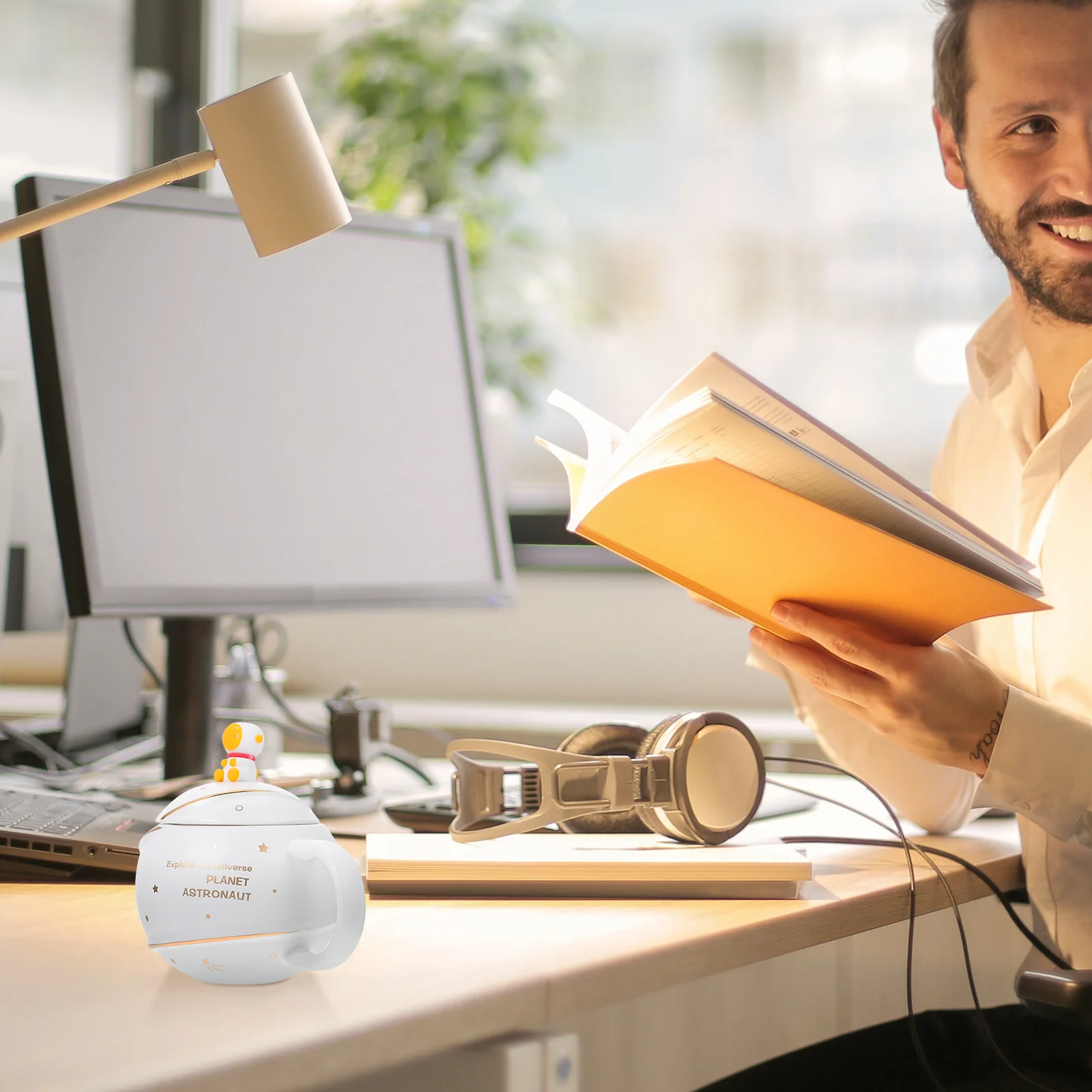 

1Set Ceramic Planet Pattern Cup Creative Astronaut Themed Home Office Drink Cup Set Spoon Lid Coffee Tea Milk Mug