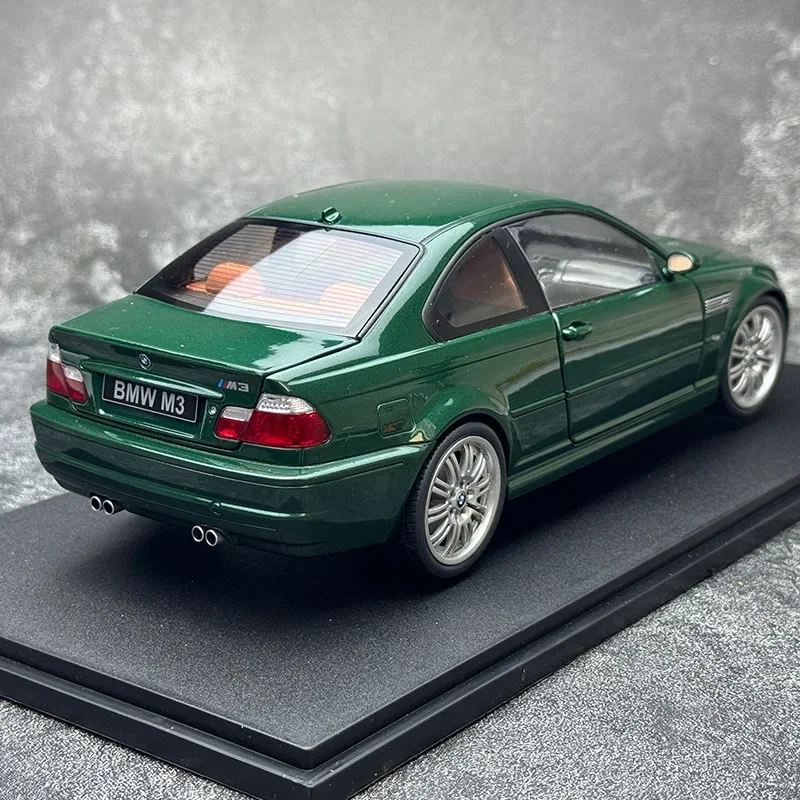 1:18 BMW M3 BMW E46 COUPE 2000 alloy simulation model, children's collection of decorative toys, holiday gifts for children.