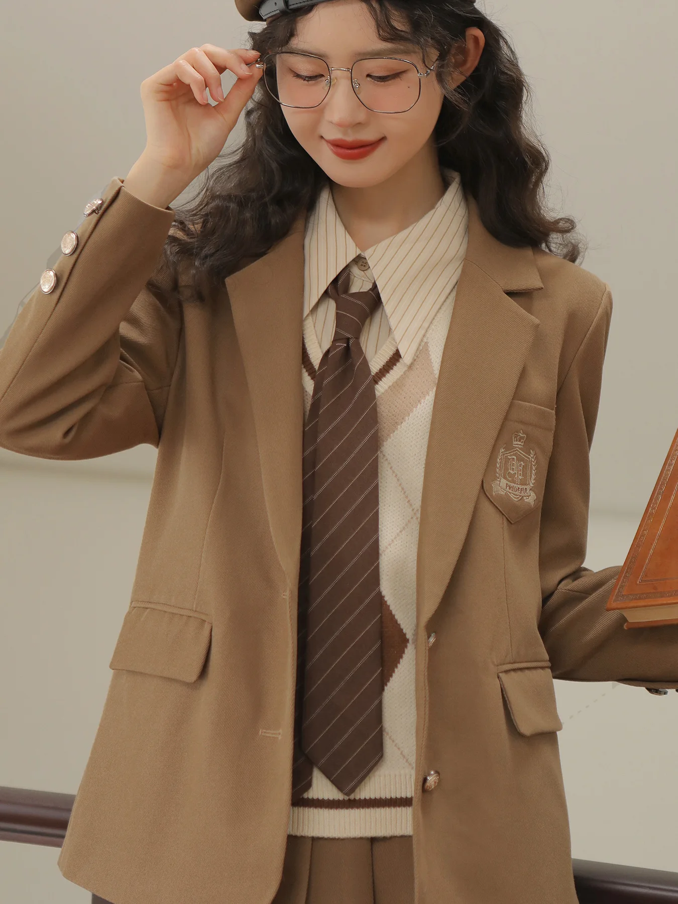 

Lingjiu Khaki Color Loose Casual British Style Women's Suit Jacket Spring Season Sweet Style Straight Tube Type Polyester Fabric