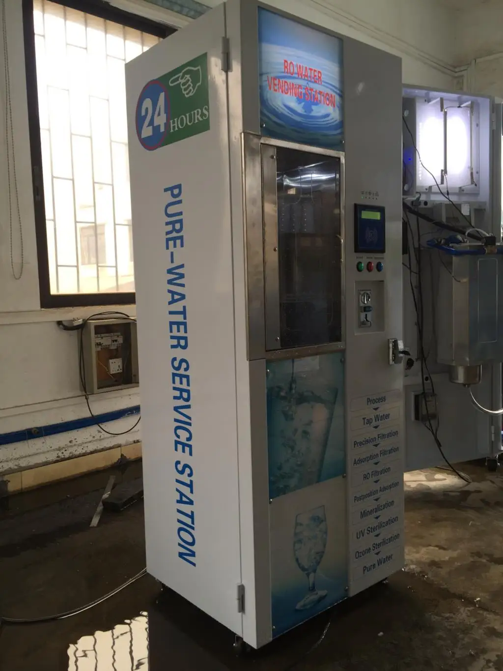 Máquina expendedora de agua potable pura de ósmosis inversa 400GPD, aceptador de monedas y billetes, estación expendedora de agua purificada de autoservicio