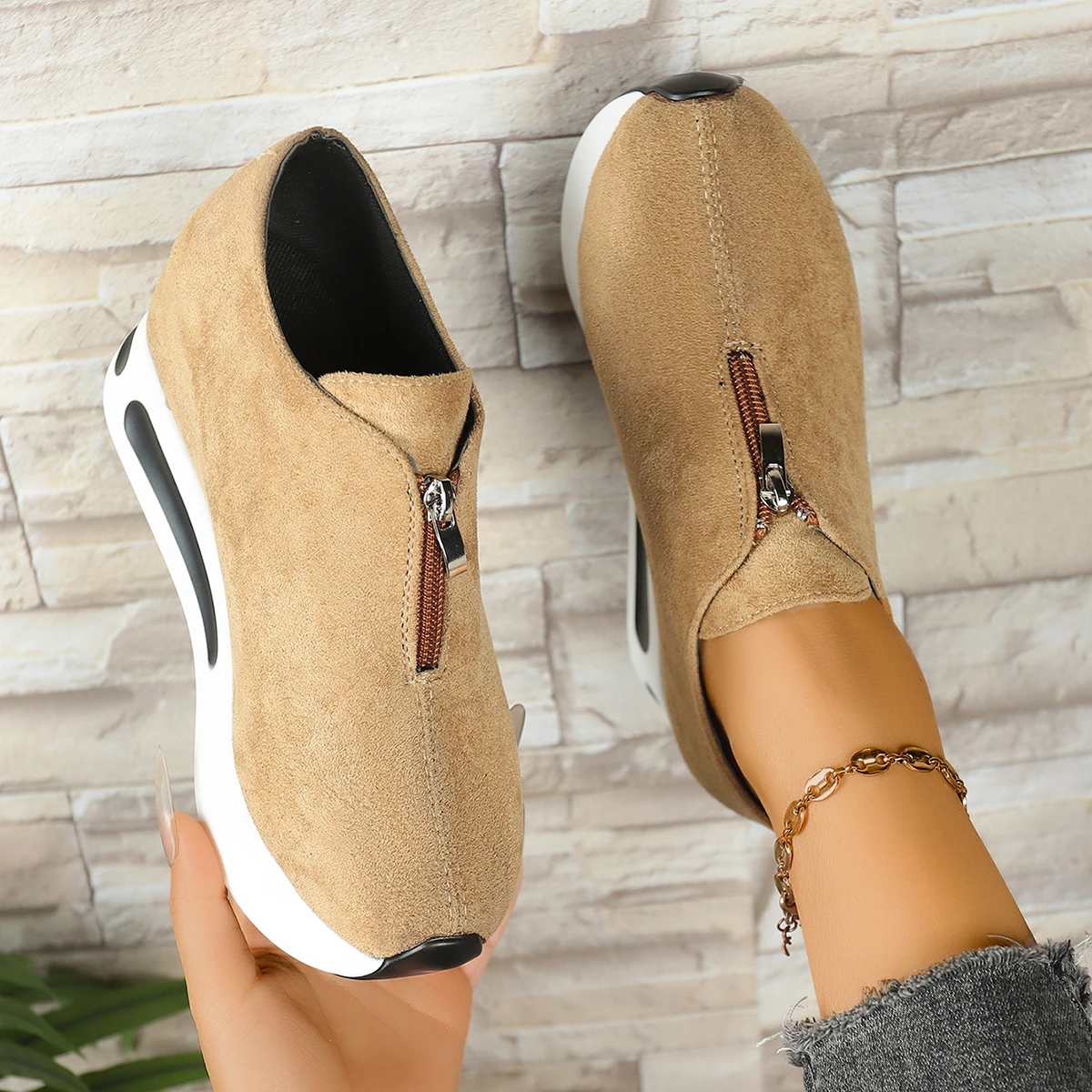 Damen-Sneaker mit Frontreißverschluss und verstecktem Keilabsatz, Wildleder-Plattform, höhenvergrößernde Freizeitschuhe, Damen-Slipper mit dicker Sohle zum Gehen. – Detail 9