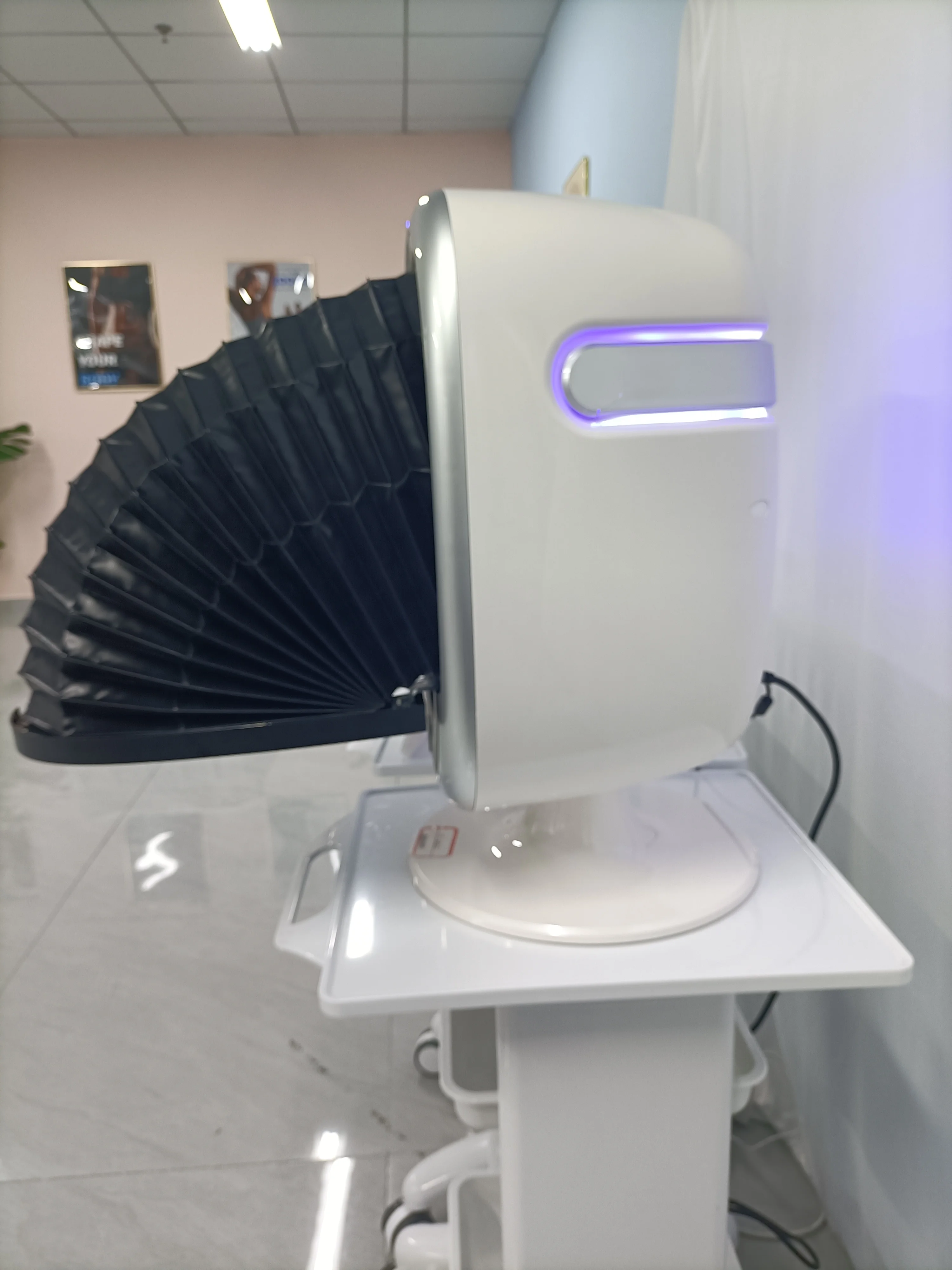 

Professional skin detection equipment accurately identify skin texture fine lines spots of inflammation and other subtle changes