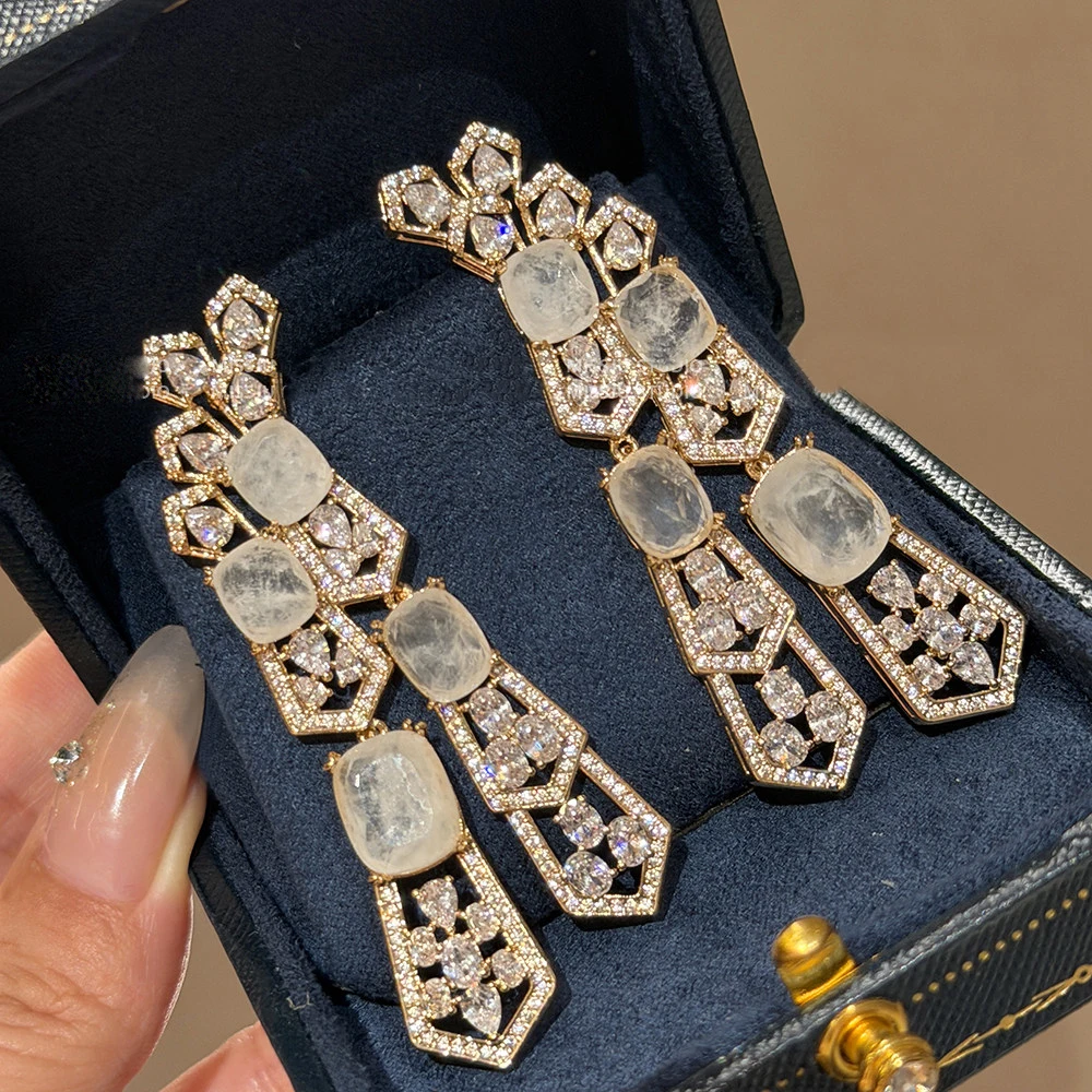 Tassel exaggerates zircon super sparkling luxury Retro diamond-shaped elegance bride advanced jewelry