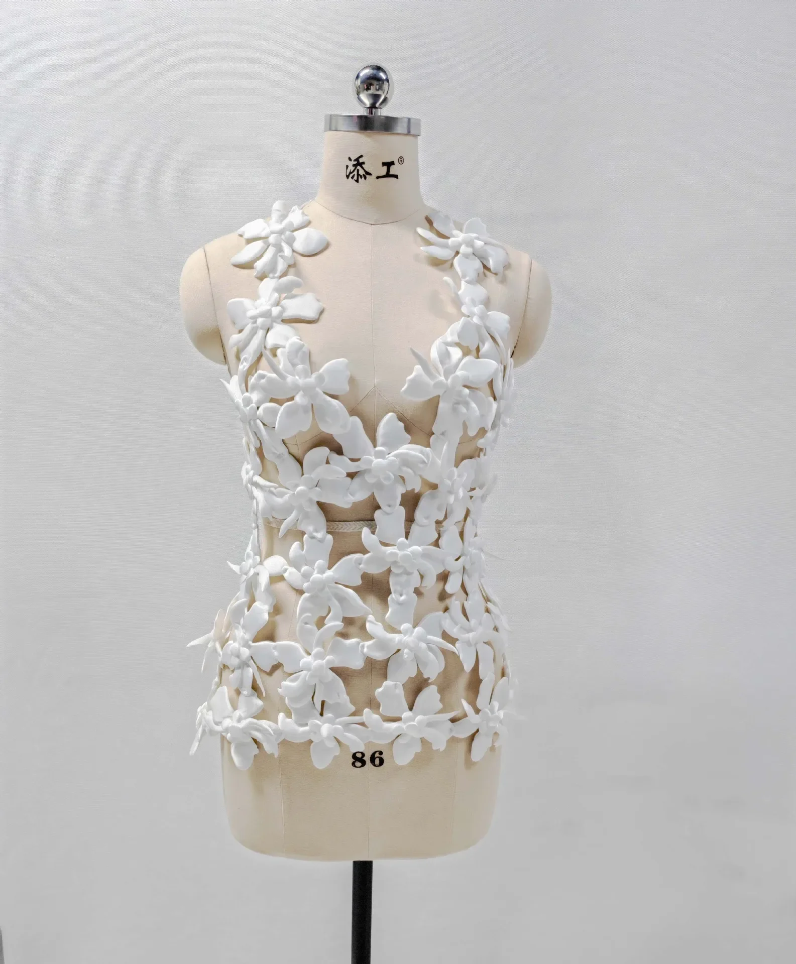 ใหม่แฟชั่นสีขาวผู้หญิงเซ็กซี่ Halter Hollow Out Bodycon Mini Dress แฟชั่นไนท์คลับปาร์ตี้วันหยุดสวมใส่