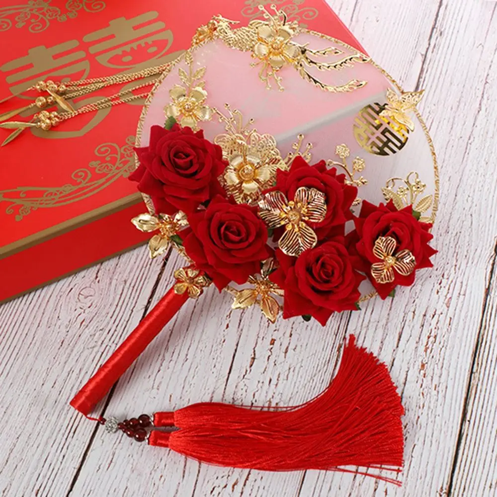 

Handmade For Bride Gold Red Bridesmaid Chinese Wedding Wedding Decorative Vintage Fan Decor Craft Photography Ornaments Bouquet