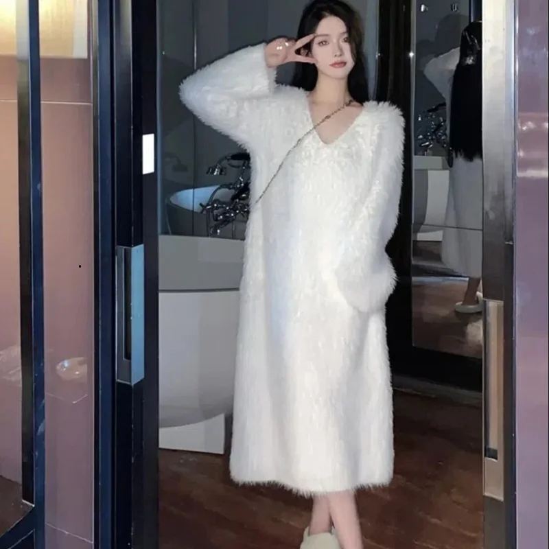 Fashionable Women's Sweater Gentle V-Neck Pullover White Over Knee 2023 Autumn/Winter Korean Imitation Mink Fur Long Dress