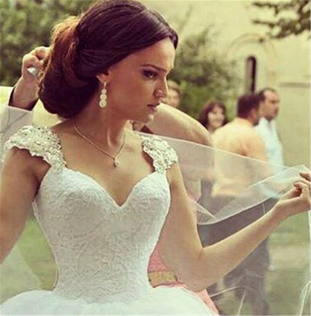 

Customized ZJ9030 Plus Size Off Shoulder Appliques Sweetheart Wedding Dress Short Sleeves Backless Lace Up Bridal Gown Elegant