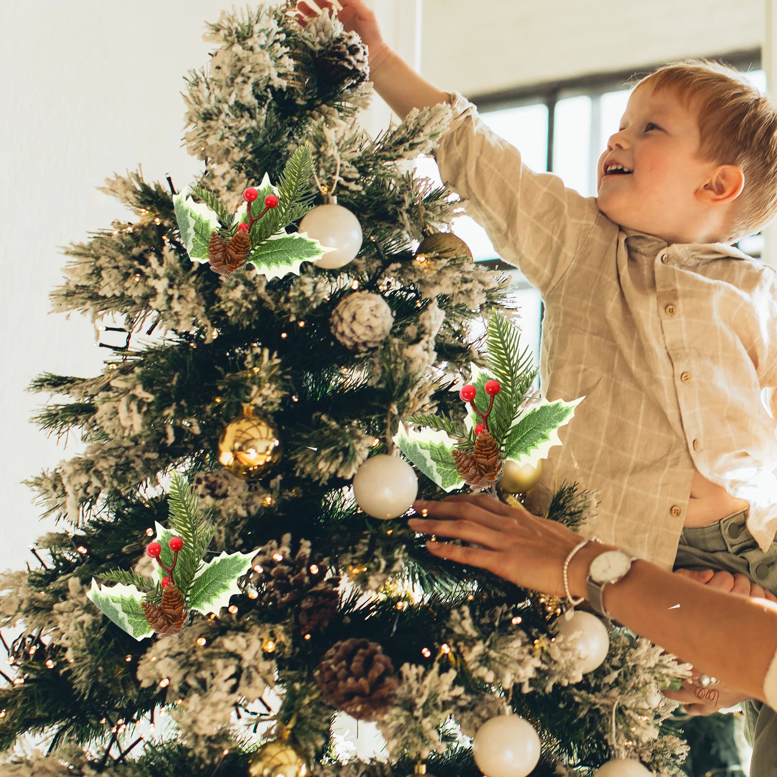 

10Pcs Christmas Artificial Berry Stems Bright Red Simulation Berry Picks Vase Filler Xmas Tree Decoration DIY Craft Holiday