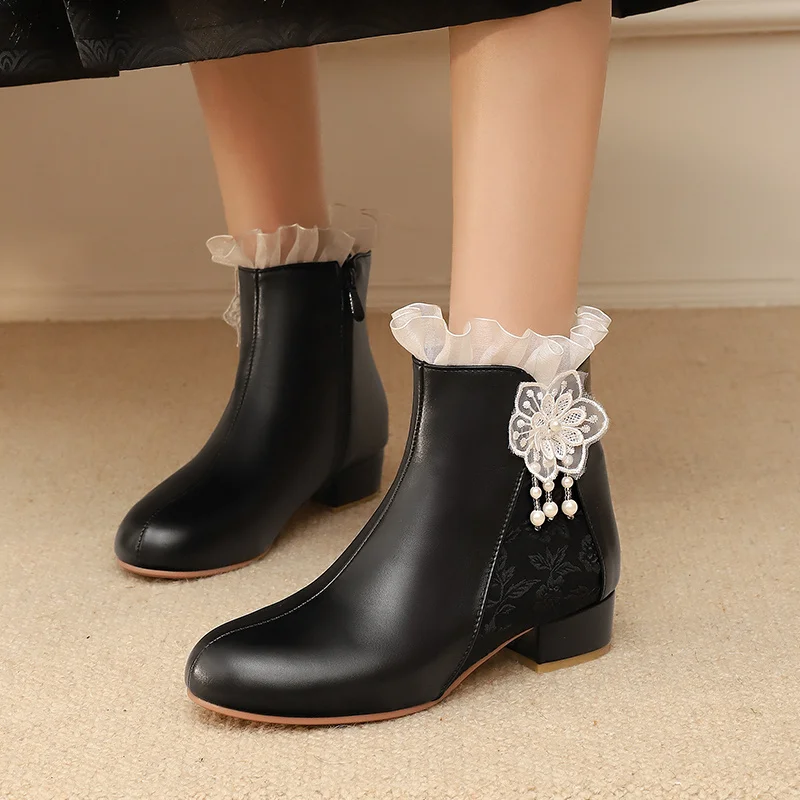 

YQBTDL/2025 зимние модные ботильоны с милым кружевом и цветочным узором, милые кожаные лоскутные туфли для девочек на толстом каблуке, праздничная обувь для принцессы