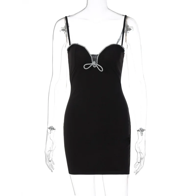 Elegante nuevo temperamento Sexy para mujer con cuello en V ajustado Collage cuerda plateada envuelto pecho Correa Vestido bata Vestido Mujer