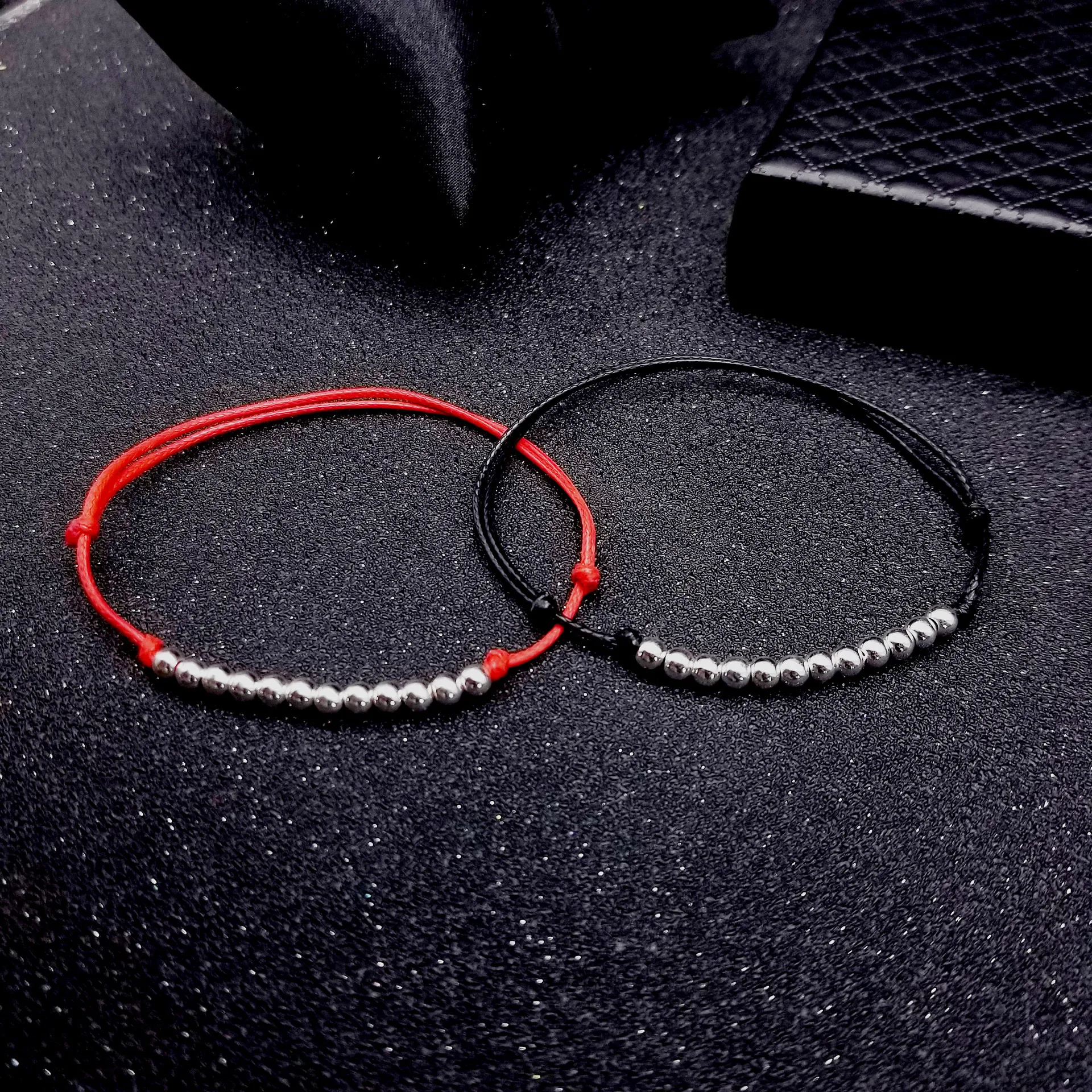 

Couple's New Red Rope Bracelet Men's and Women's Red Rope Silver Bead Feet Chain Activity Small Gift Red Bracelet