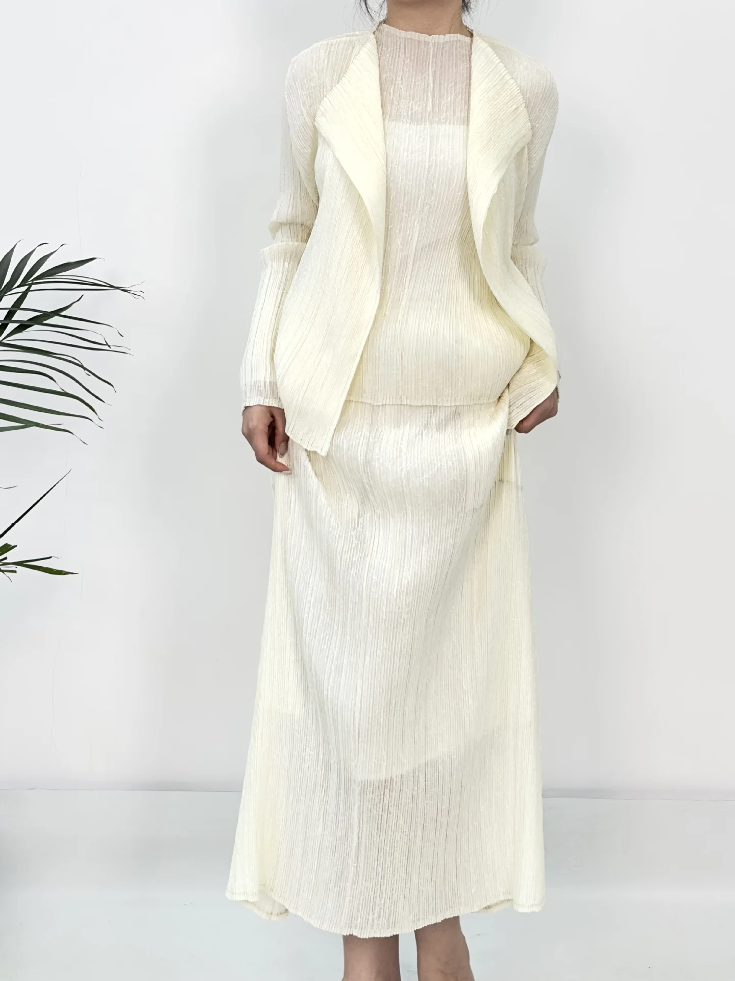 Miyake plisowana tekstura modele pół spódnica 2025 lato nowa cienka starsza wyczucie niszowej sto spódnica parasolowa