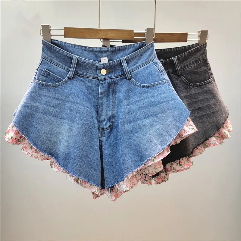 

Vintage Pink Floral Patchwork Faux Two-piece Denim Shorts - Women's 2026 New Age-defying, Sweet, High-waisted Slimming Hot Pants