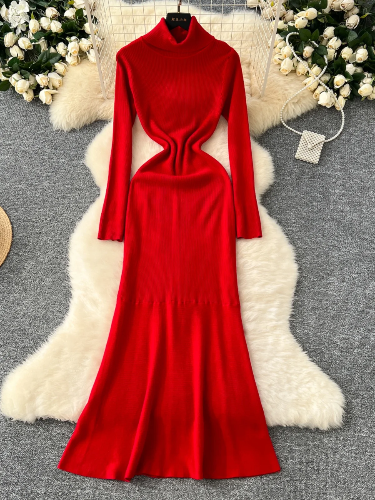 

2026 Новое осенне-зимнее женское трикотажное платье с воротником и длинными рукавами, корейская версия, модное тонкое темпераментное платье русалки с талией