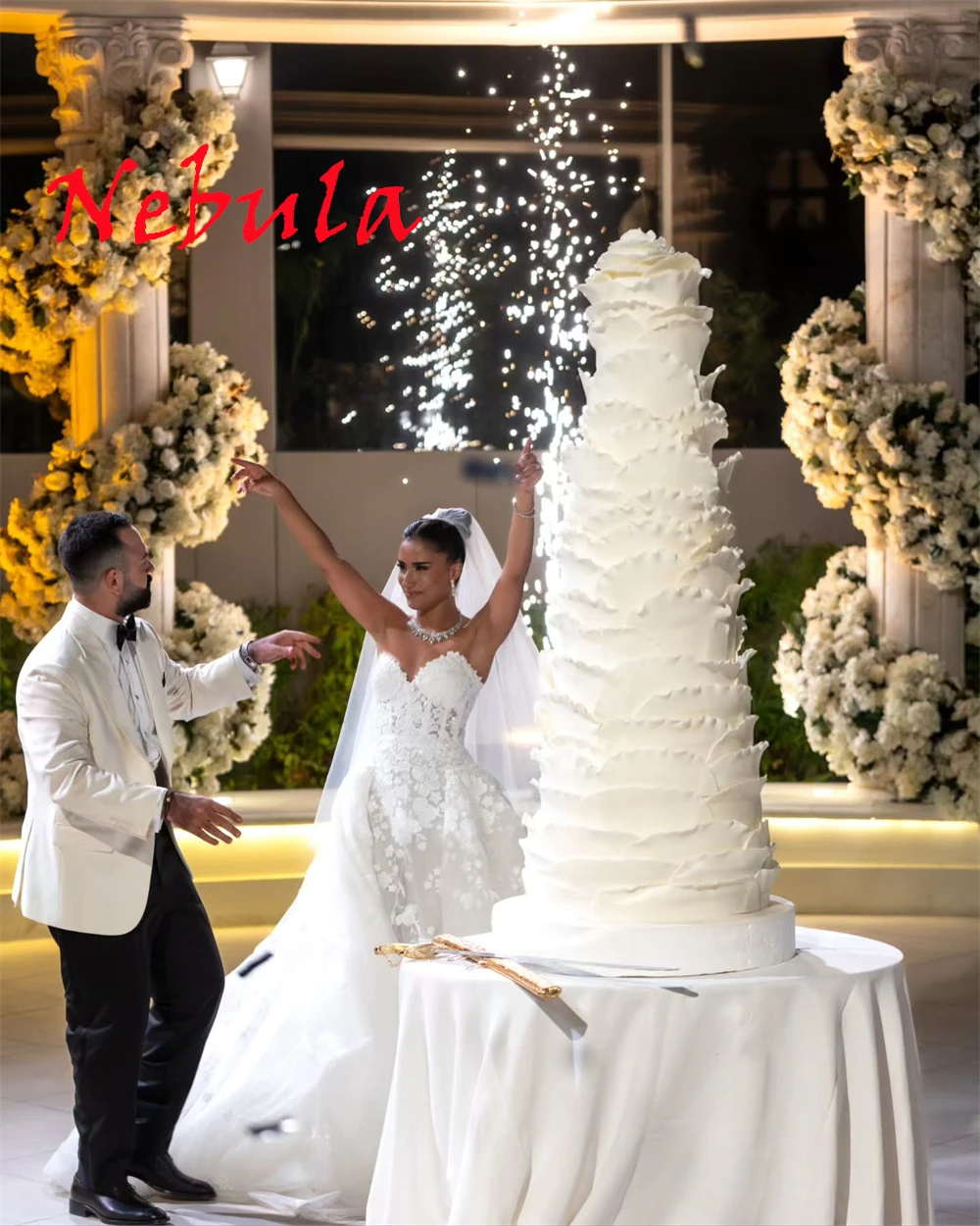 تخصيص الأبيض تول فستان الزفاف مزاجه حمالة التطريز زي العرائس ذيل شابيل سستة الظهر فيستدو دي نوفيا