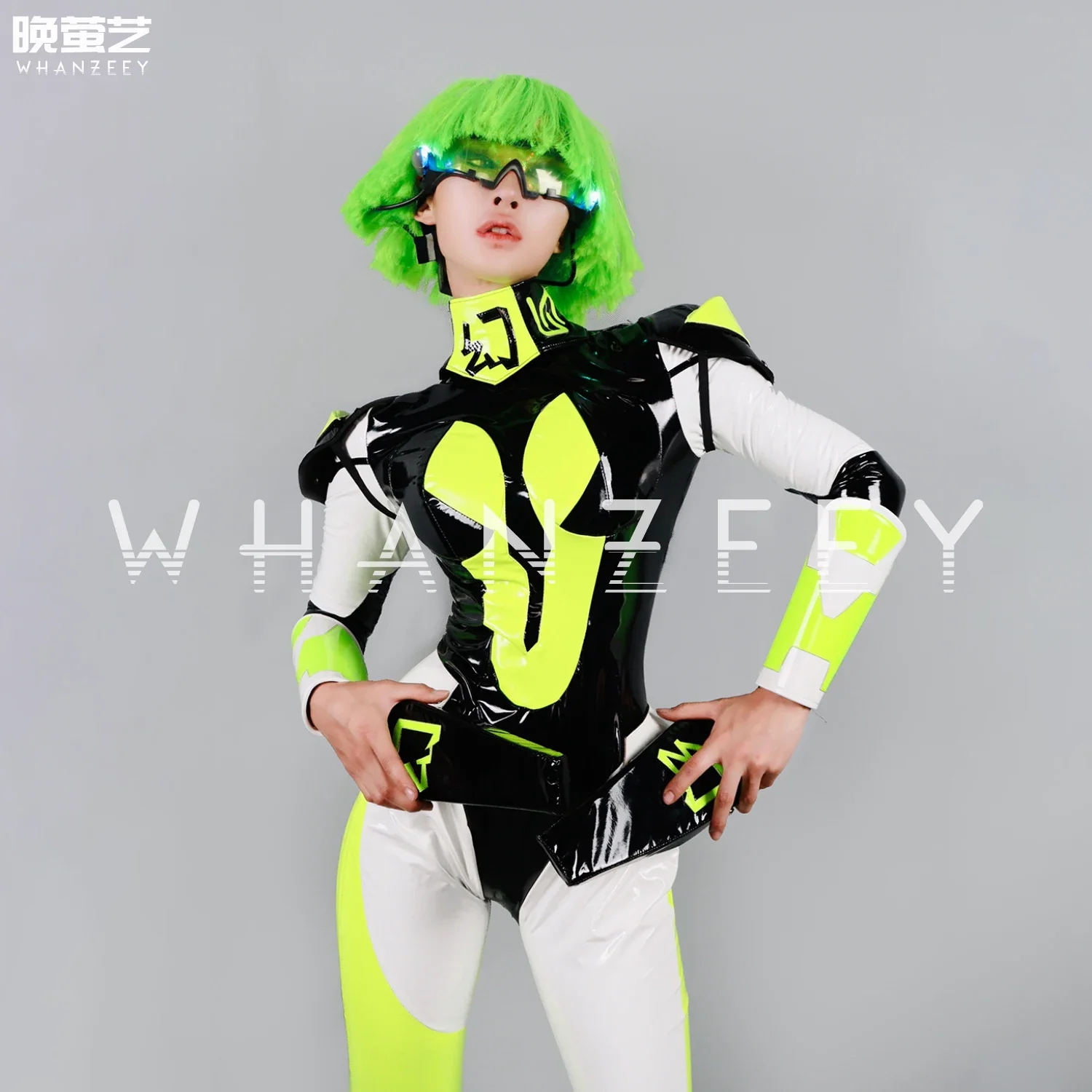 Nieuwe prestatiekleding nachtclub fluorescerend groen damestechnologie lakleer eendelige motorfiets cyberpunk jumpsuit