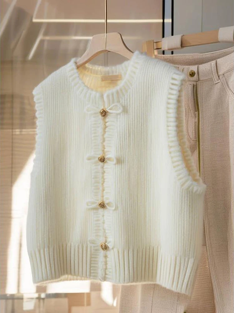 

2025 Autumn Winter New Round Neck Solid Vest Korean Version Loose Casual Buckle Design Sense Knitted Cardigan Sweater