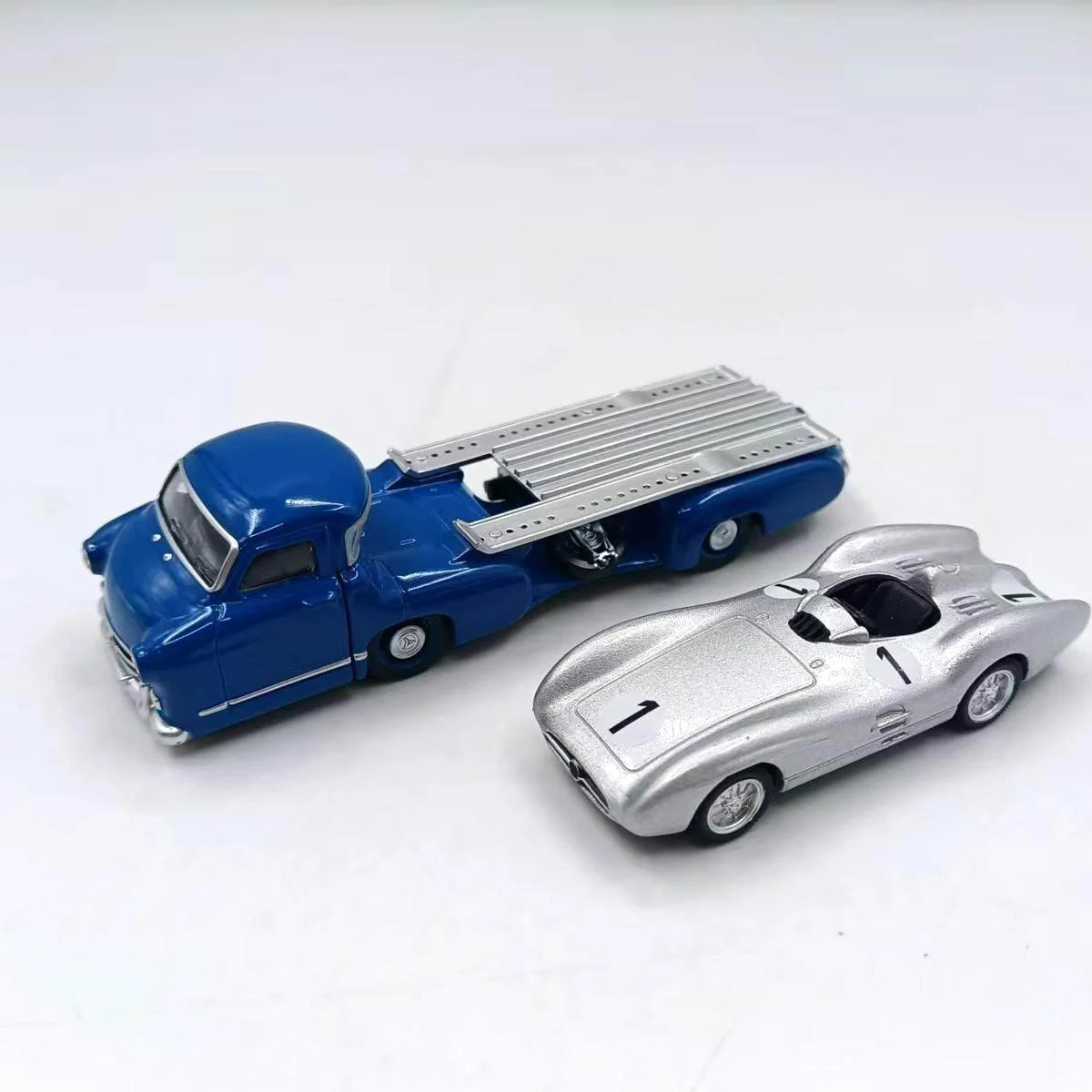 

1/64 scale trailer transport vehicle blue plastic alloy car model finished piece for display