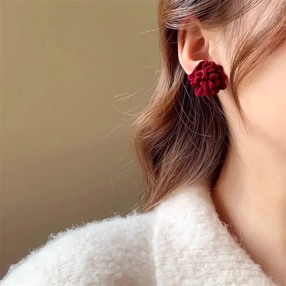 Charm Retro Wine Red Flocked Rose Flowers Camellia Stud Earrings for Women Fashion Temperament New Year Atmosphere Jewelry Gifts