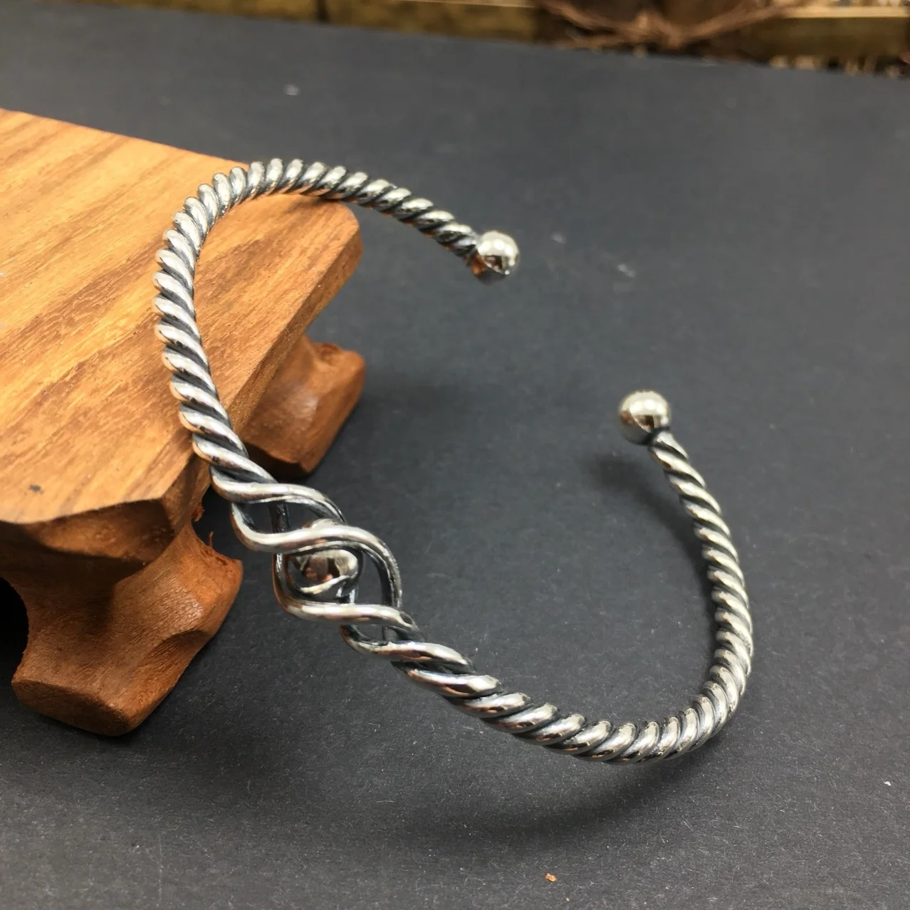 Bracciale con perline di trasferimento in argento sterling 925 Chiang Mai Bracciale con perline avvolte in filo intrecciato a mano Gioielli retrò da donna