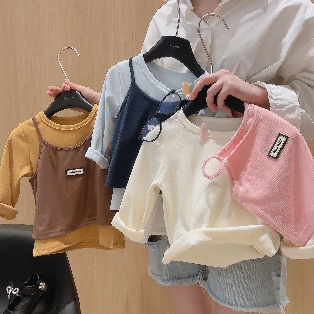 2026 Herbst Neues Koreanisches Trendiges Dopamin Langarm-T-Shirt und Tanktop-Set Farbkontrastierendes Zweiteiler-Set Modisches Oberteil – Detail 7