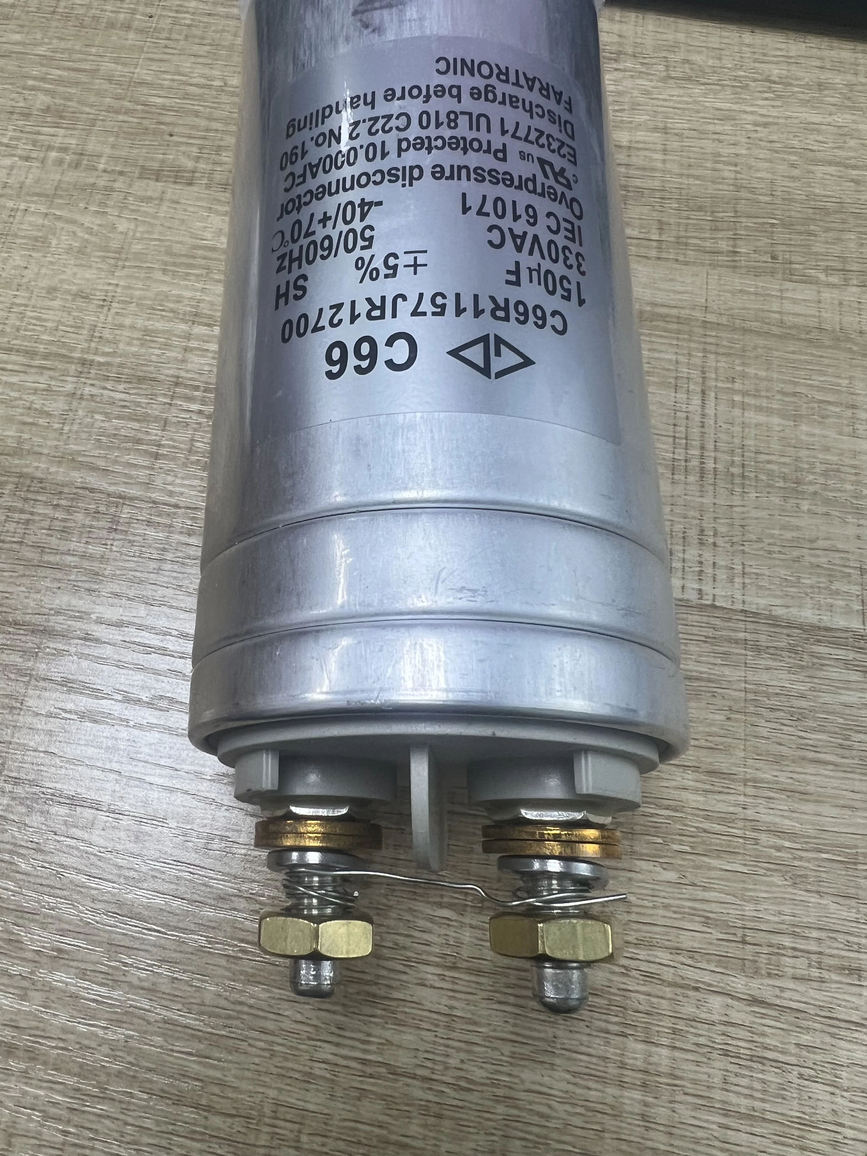 The new C66r1157jr12700 FARATRONIC 150UF 330V AC filter capacitor can replace the EPCOS B32362A3157J030