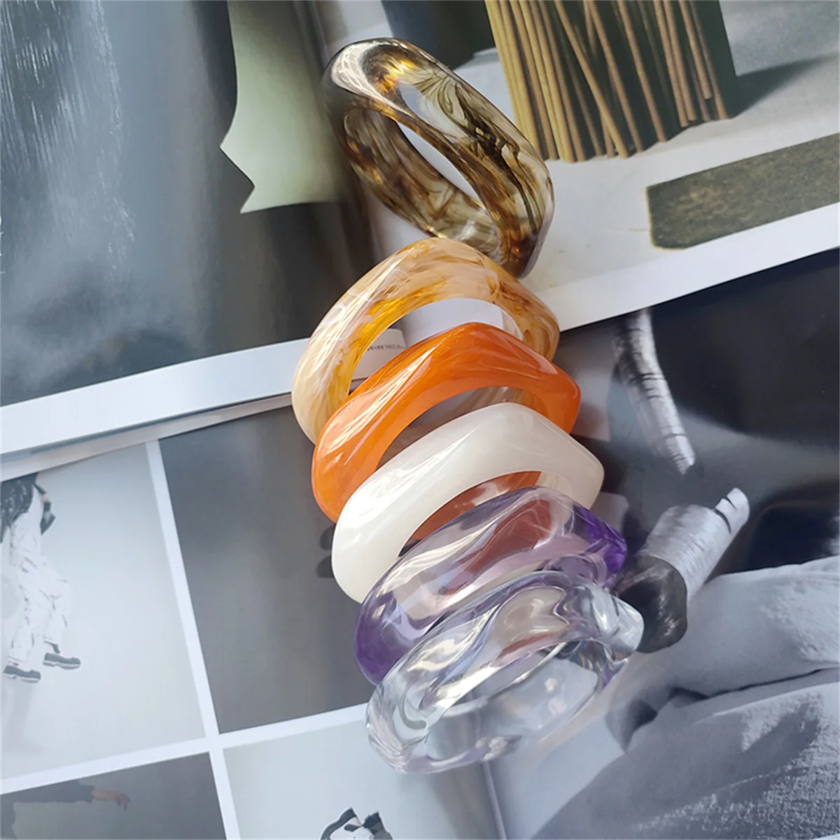 Trendy Fashion Irregular Resin Acrylic Bangles for Women Wide Bangle Bracelets Charm Thick Simple Party Hand Best Seller Jewelry
