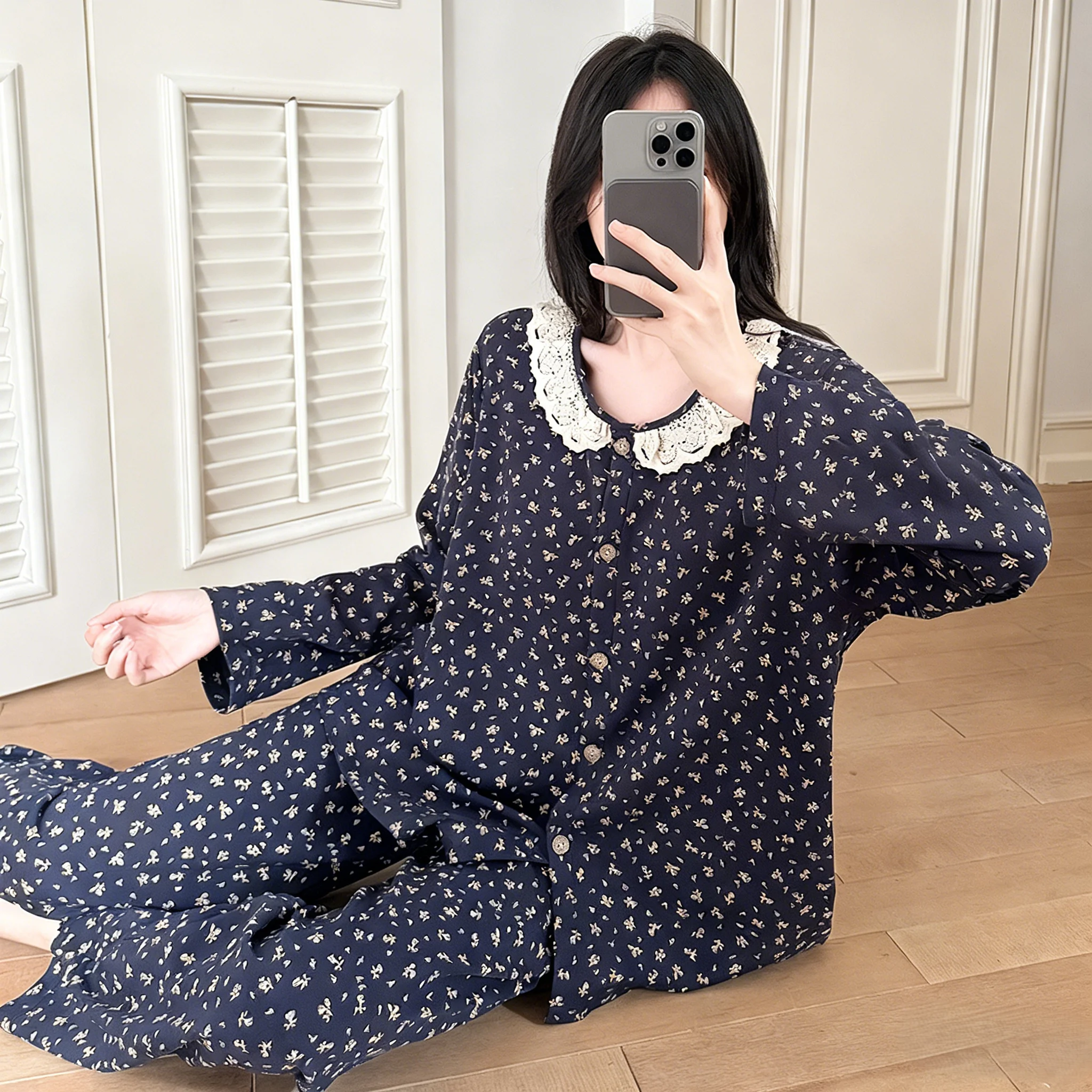 

Комплекты пижам красного цвета для женщин: весенние, из бамбука, простые, с бретельками, на завязках спереди, с короткими рукавами и шортами, легкие, милые, унисекс