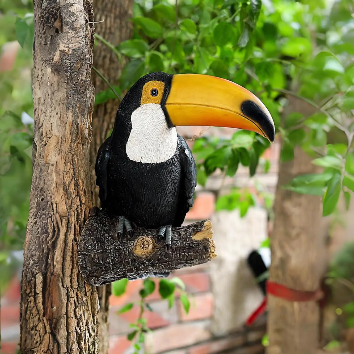 

Toucan Bird Figurine Tree Hugger Decor Hanging Resin Ornaments Garden Statue Creative Simulation Animal Yard Wall Decoration