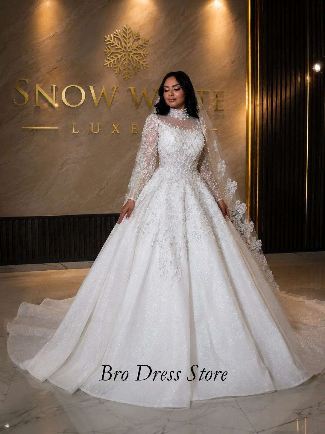 Customzied Luxury Lace Bridal Dress Illusion Neck Long Sleeve Ball Gown Wedding Gown Custom Made Vestido De Novia