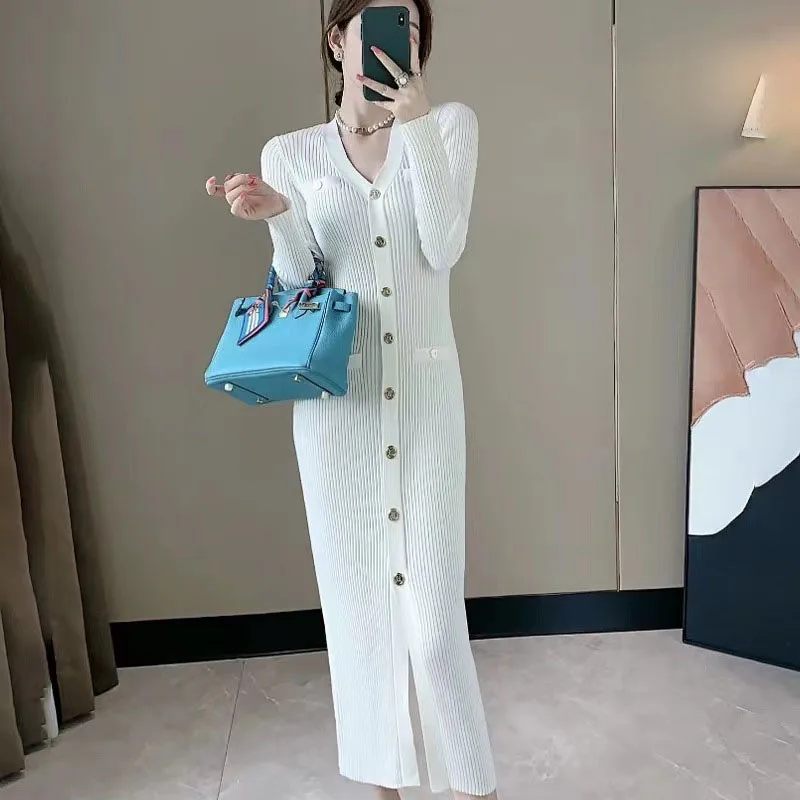 Knit Midi Dress for Women: Real-Life Wear Test in Cold Weather & Why This  Style Works Beyond Trends