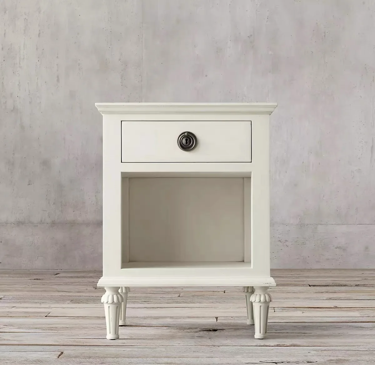 ^American Country-style Antique White Solid Wood Carved Craftsmanship, Designed for Use in Bedrooms