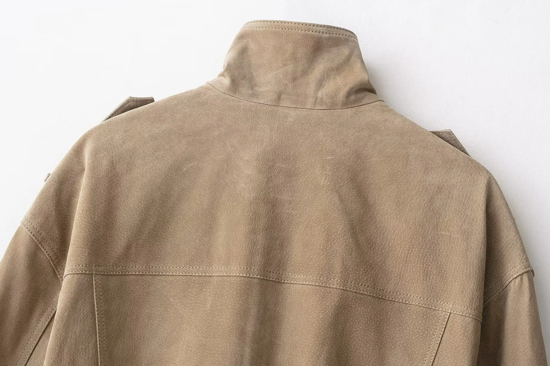 Mulher recortada jaqueta de motocicleta gola alta zíper plissado manga longa cor sólida bainha elástica jaqueta deslocamento outono ovecoat