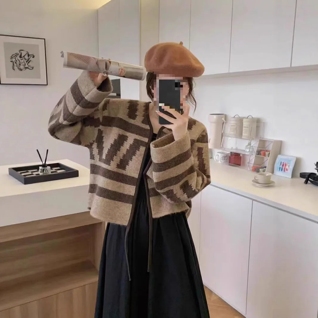 

Vintage Wool Sweater Cardigan Jacket Women's Short Top 2025 Autumn and Winter