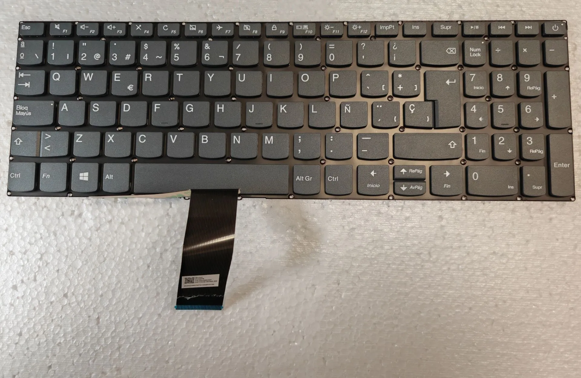 Hiszpańska klawiatura bez podświetlenia dla Lenovo IdeaPad 320-15ABR 320-15IAP 320-15AST 320-15IKB 320-15ISK S145-15API S145-15AST