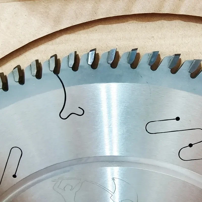 Lâmina de serra para trabalhar madeira para cortar madeira em promoção