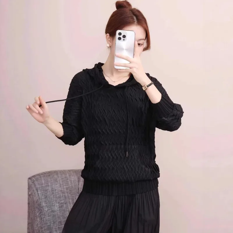 Miyake Giacca con cappuccio a pieghe Donna 2026 Primavera Piega allentata Moda Premium Feeling Felpa Peplo Slim Casual Pieghe Nuove magliette