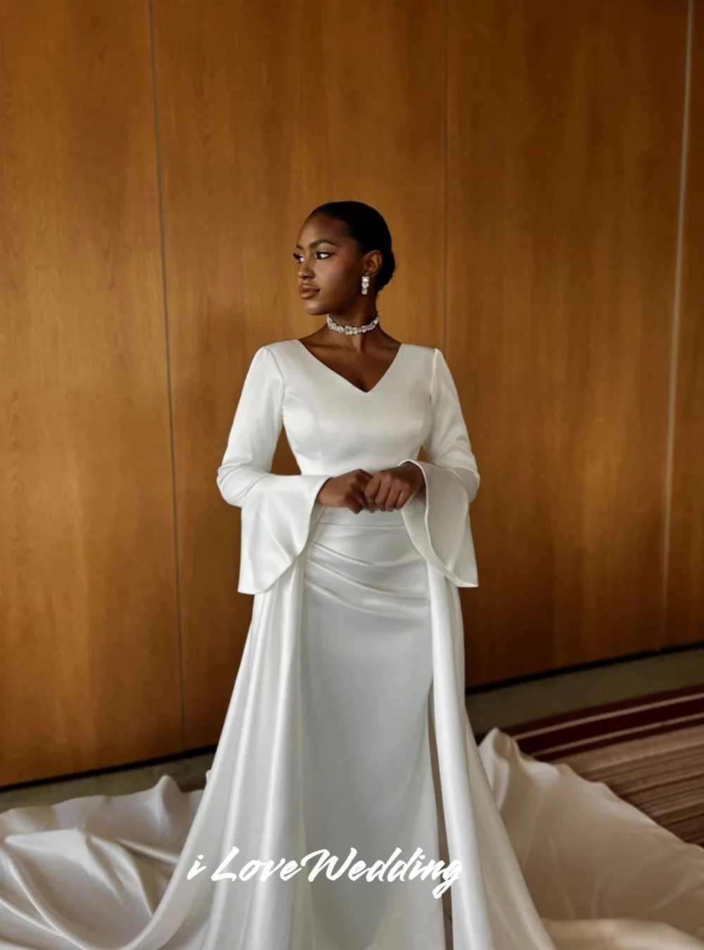 White V-neck Wedding Dresses 2025 Long Sleeve Mermaid Saudi Arabia Sweep Train Muslim Floor-Length Pleated Party Dress Customize