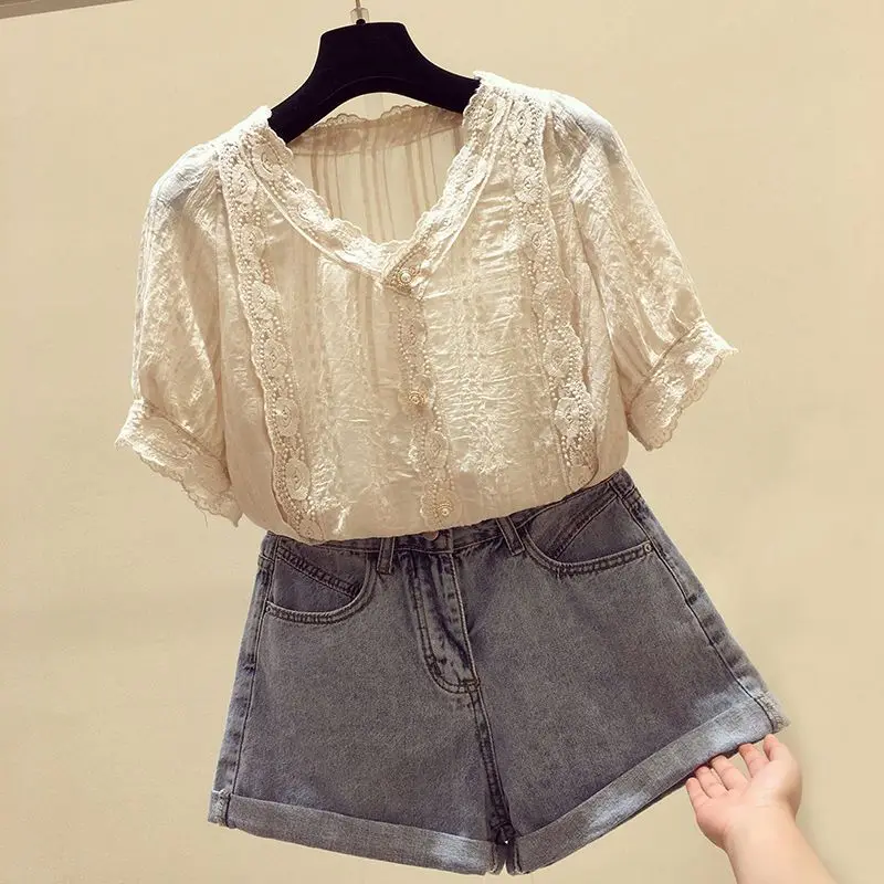 Vintage Lace Patchwork V-Neck Shirt Short Sleeve Female Summer New Solid Color All-match Chic Pearl Button Elegant Sweet Blouse