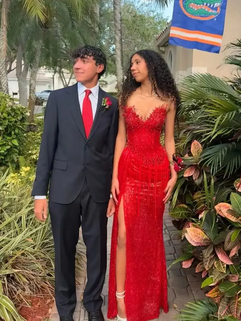 SWEMILE Rotes, mit Perlen verziertes Quasten-Luxus-Abschlussballkleid, sexy, schulterfrei, V-Ausschnitt, Seitenschlitz, Abendkleid, schwarzes Mädchen-Meerjungfrau-Partykleid