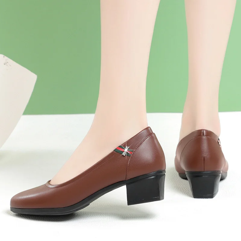 Spring New Soft Leather Soft Sole Women Shoes Square Heel Comfortable Casual Shoes Shallow Mouth Office Work Shoes