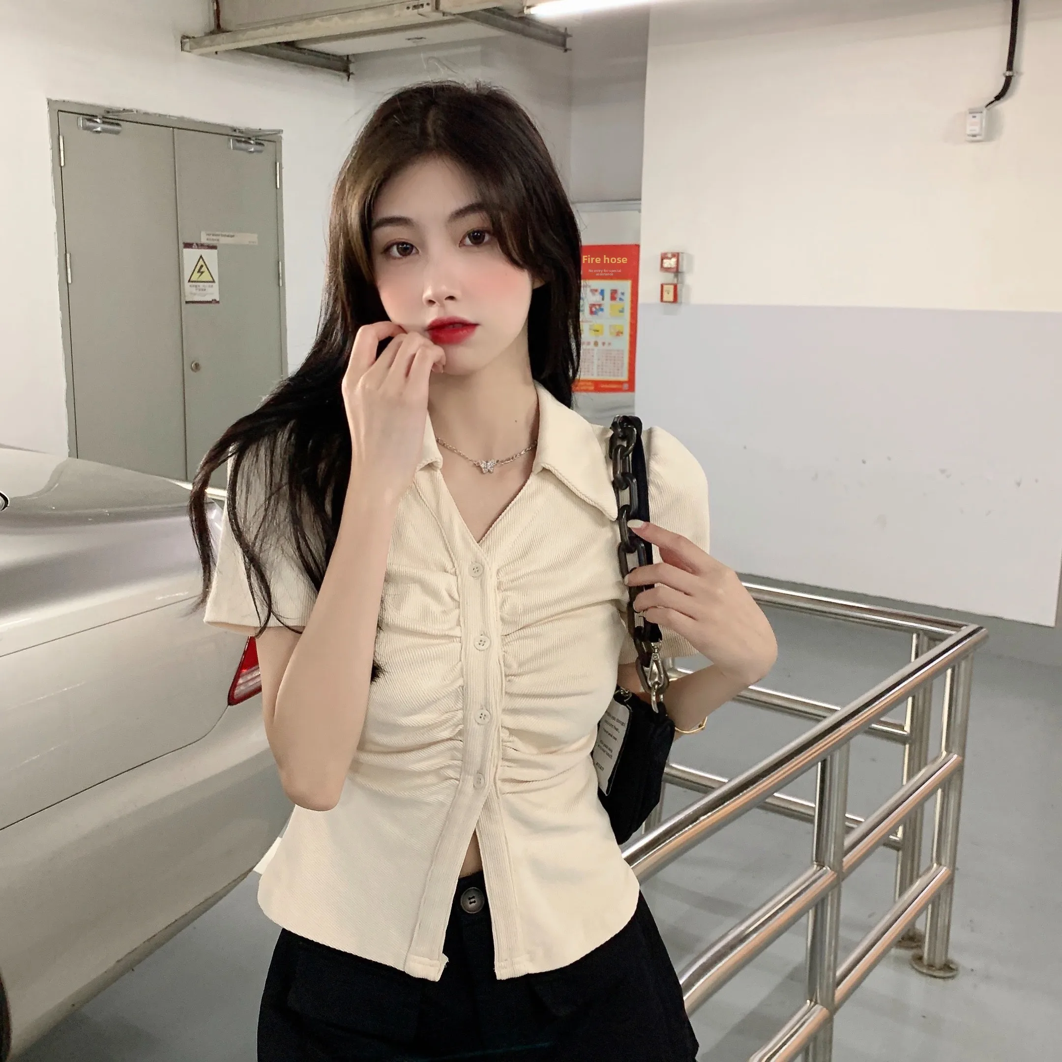Slimming Short Sleeve T-Shirt Women's Retro Style Summer New Fashion Korean Version V-Neck Button Detail Ice Silk Ribbed Mate...