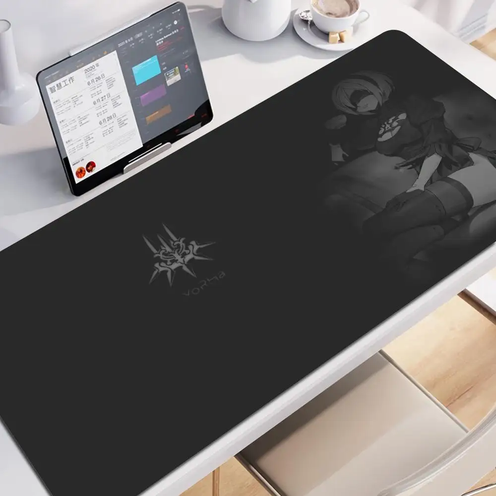 NieR Automata 2B Gaming Mouse Pad, XXL 90x40cm HD Print Non‑Slip Rubber Desk Mat for PC Keyboard Gamer