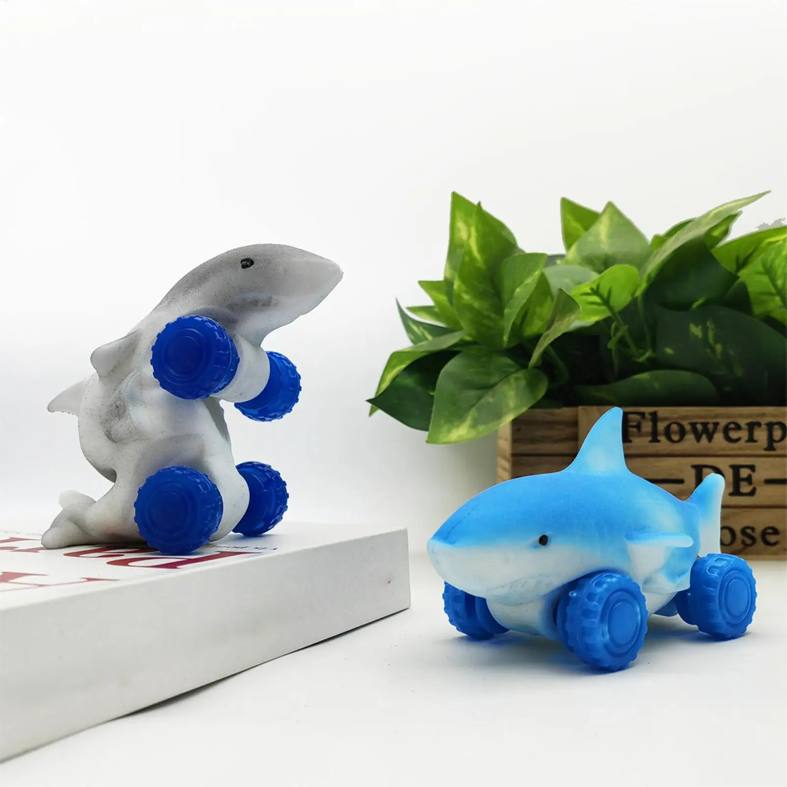 ポータブルシャークスクイーズおもちゃ車 シャークプルアップカー クリエイティブシャークスクイーズ変形車 スライディングシャークプルアップトイ 感覚玩具