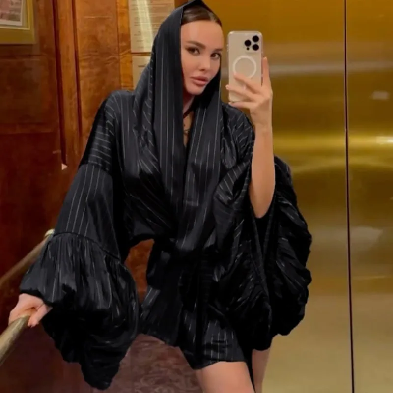 Minivestido de cóctel de lujo para celebridades, vestido elegante de satén a rayas para mujer, vestido acampanado Y2K holgado largo con manga acampanada y cuello en V con cordones