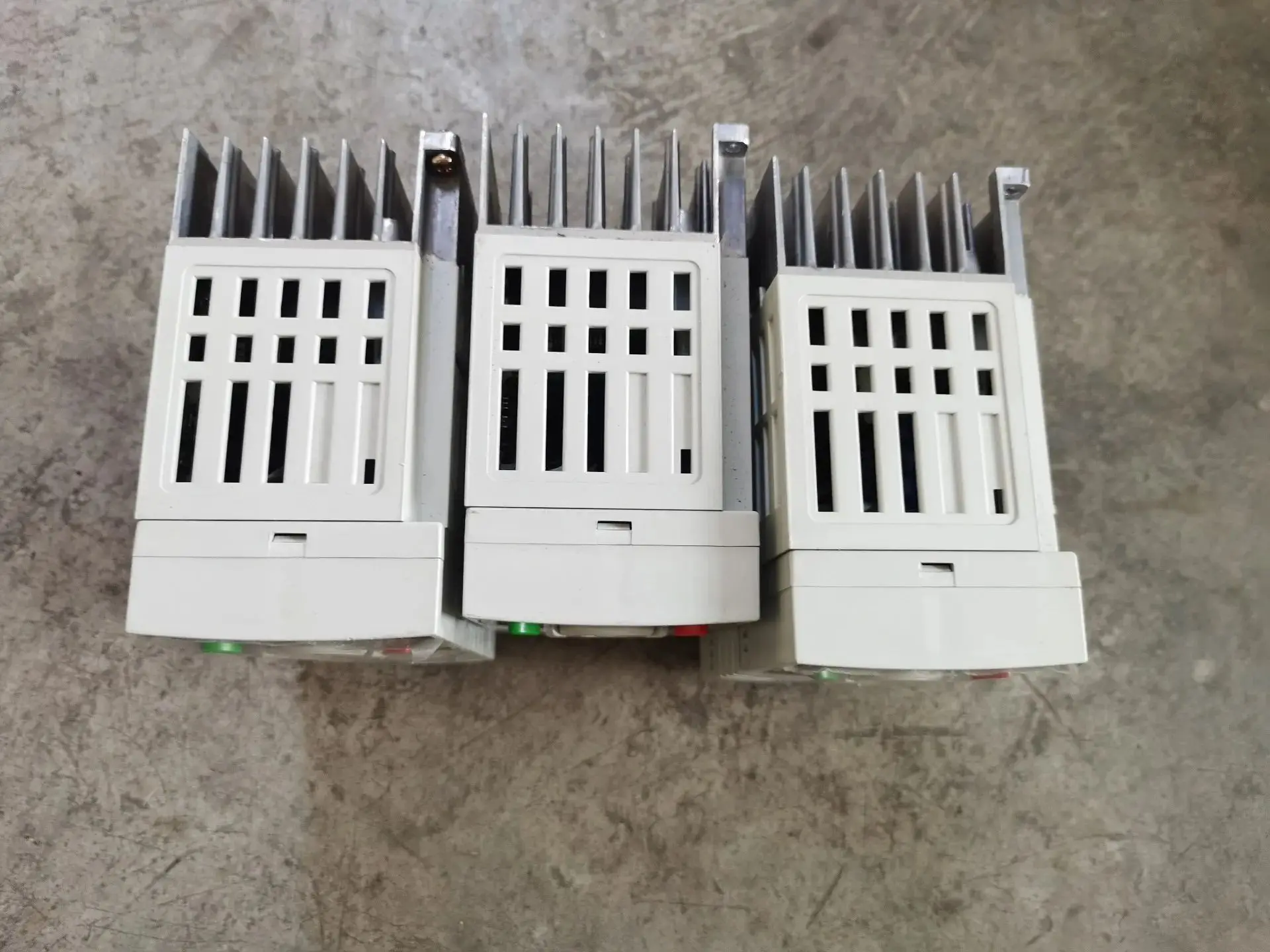 SV004iG5A-2 وحدة تحكم العاكس 0.4KW 220V ل LS SV004iG5A-2