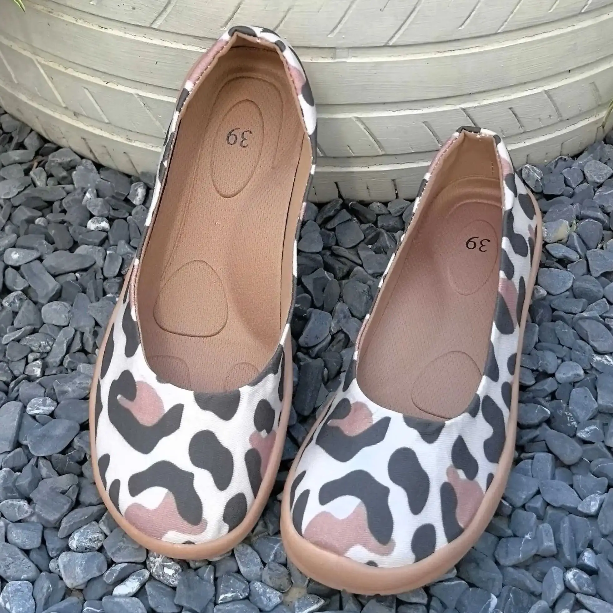 Women's Slip-On Casual Cloth Shoes, Walking Shoes, Comfortable Low-Cut Soft-Soled Breathable Large-Size Women's Shoes, Black Leopard Print Fashion Holiday Gift.
