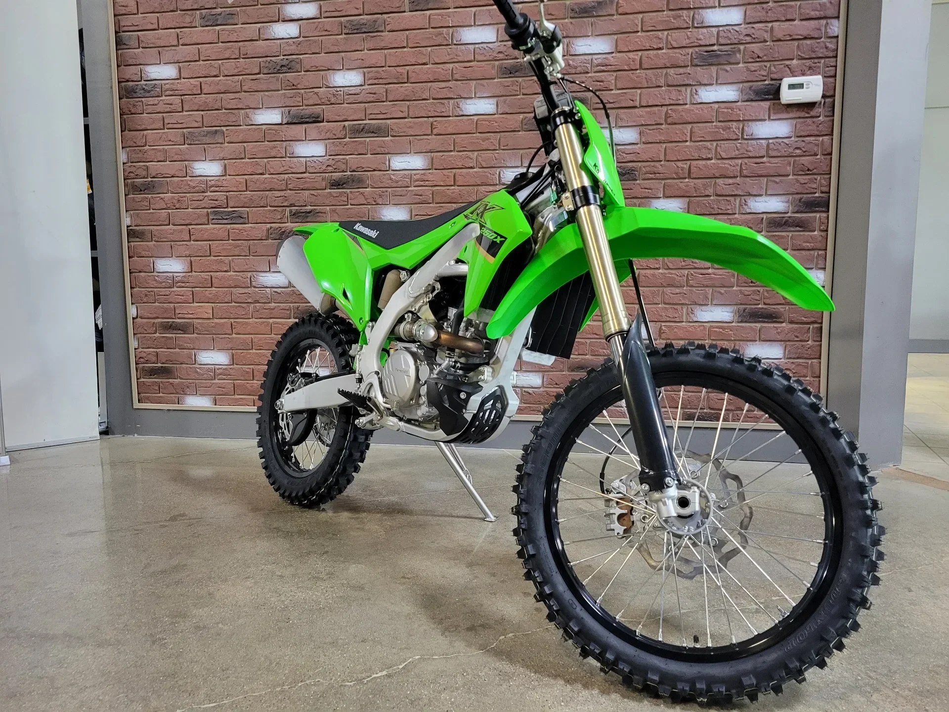 

SUMMER SALES DISCOUNT ON AUTHENTIC Ready to ship Kawasakis KX 250 / KX 450 Off Road Motocross Motorcycle